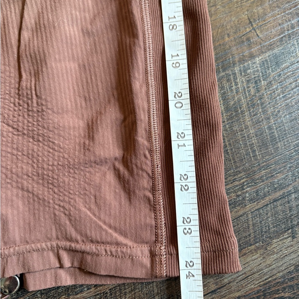 Lululemon Beyond The‎ Studio Crop Pants Women’s Size 6 Brown Athleisure Travel - Picture 7 of 7